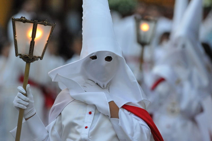 Scallops for Santiago and sweets for sharing in the Semana Santa processions of Mula