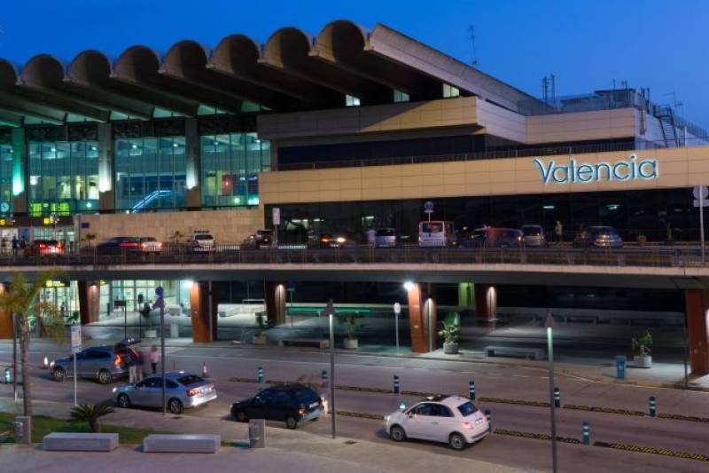 Jewish teenagers removed from Valencia flight for singing in Hebrew