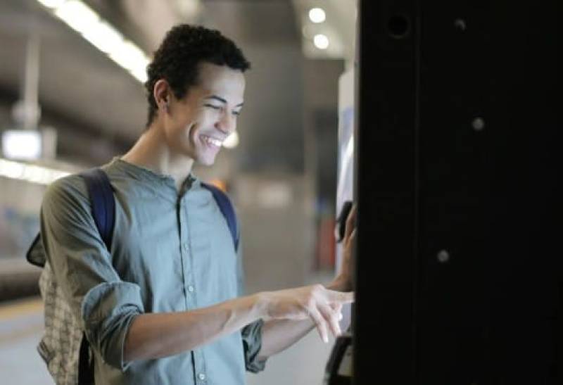 No more crisps and cola: Murcia hospital starts clearing junk food from vending machines