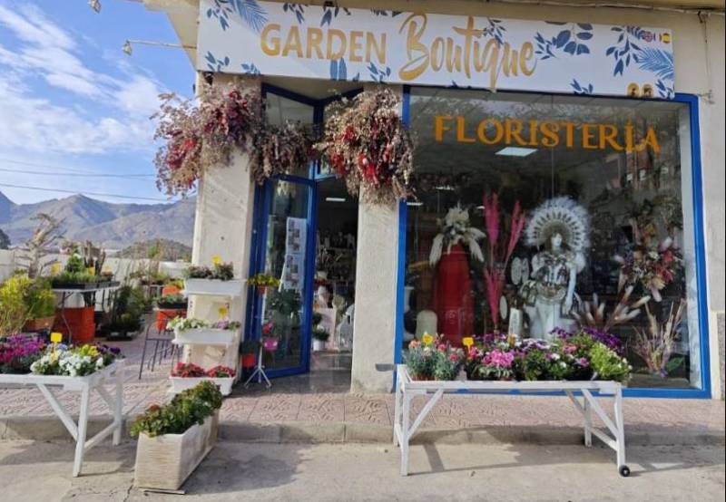 Autumn blooms and warm scents at Garden Boutique florists, Mazarrón