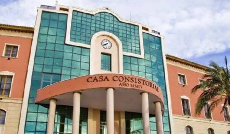 Half-price water and waste bills for pensioners and large families in Los Alcázares