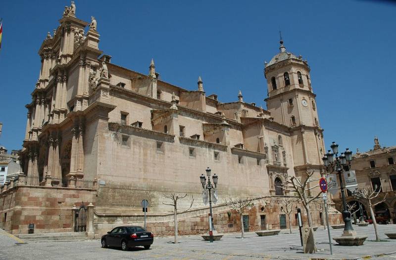 March 14 to 17 Saint Patrick’s Day specials at Lorca castle!