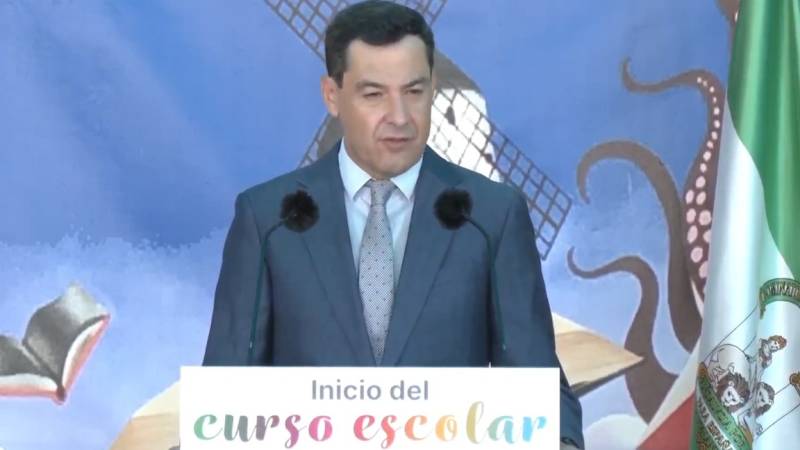 Andalucía's president says screen addiction in children is creating serious problems in schools